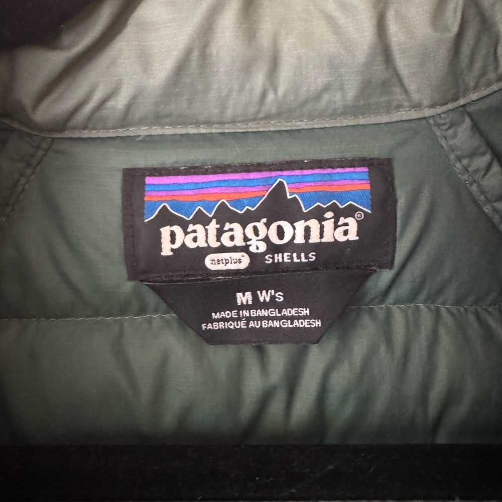 Patagonia Women’s Down Sweater - Picture 4 of 7